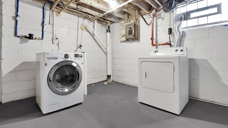 Basement with washer and dryer