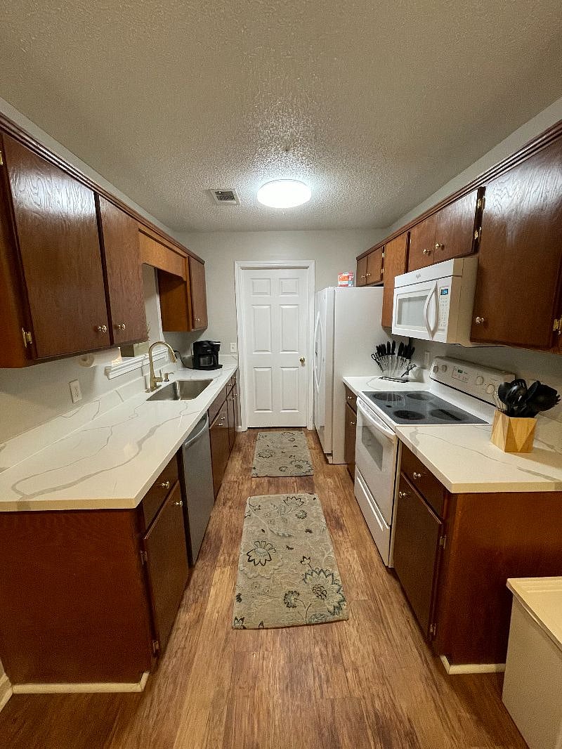Furnished Finder property 447033_1 photo 10