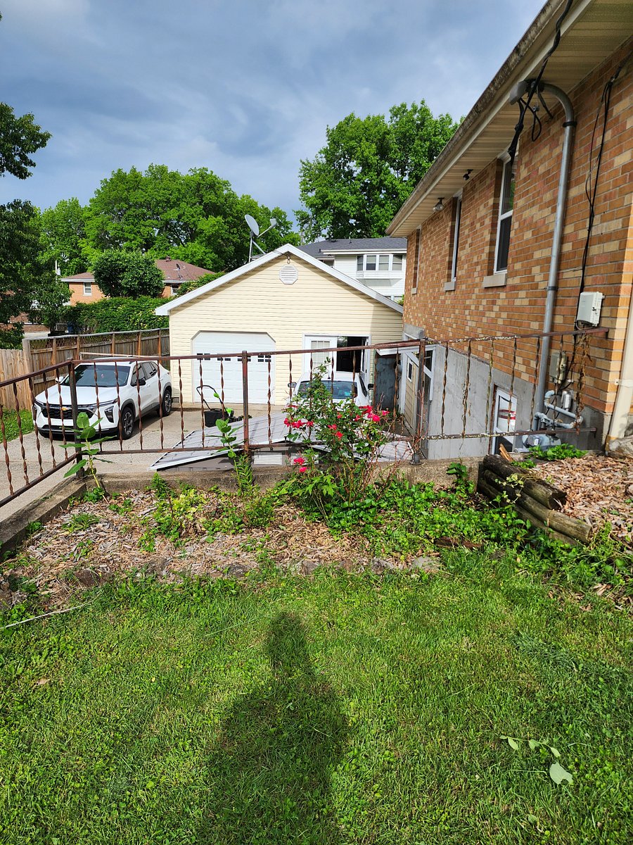 Garage for storage and parking included
