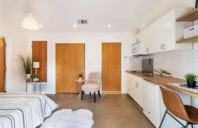 Furnished Finder property 447157_1 photo 3