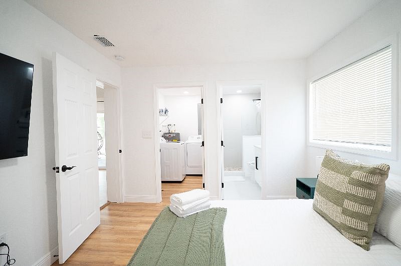 Furnished Finder property 447175_1 photo 13