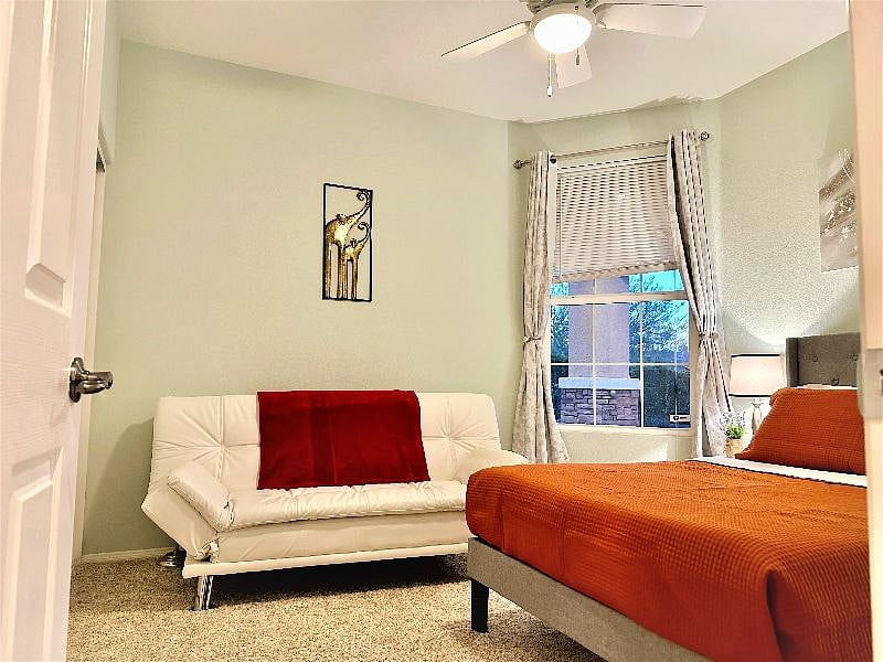Bedroom #3 with Full size bed & full size futon that can be use as bed.