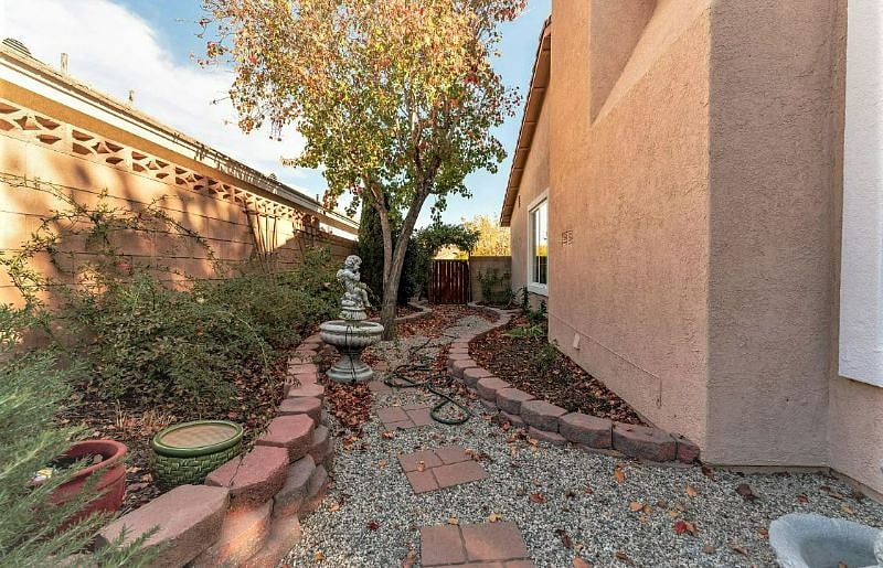 side yard