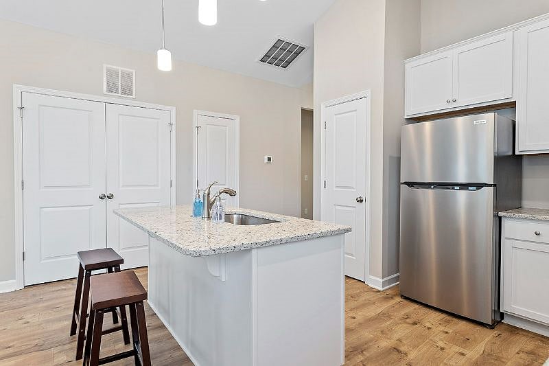 Furnished Finder property 447226_1 photo 6