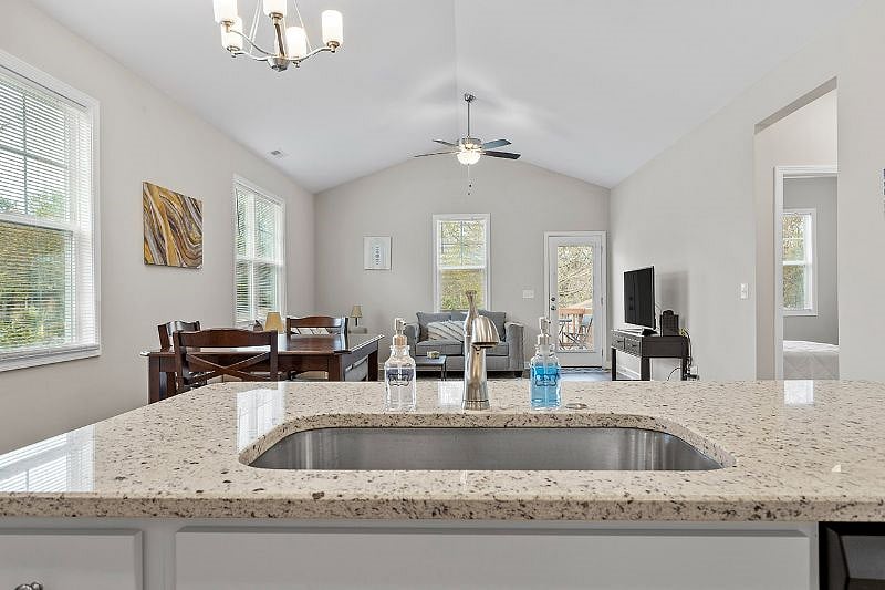 Furnished Finder property 447226_1 photo 9