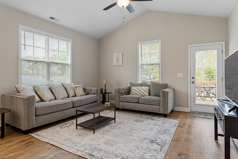 Furnished Finder property 447226_1 photo 13