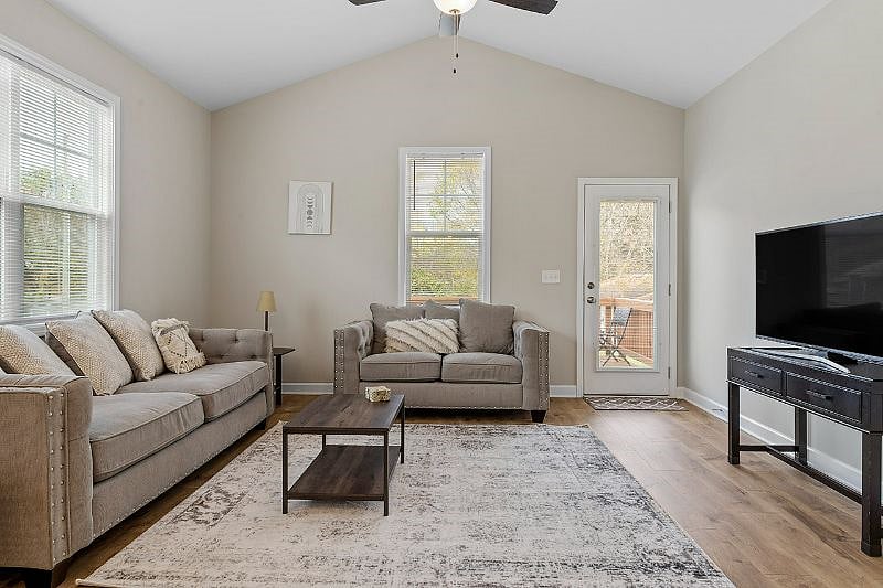 Furnished Finder property 447226_1 photo 7
