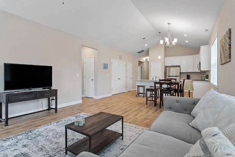 Furnished Finder property 447226_1 photo 15