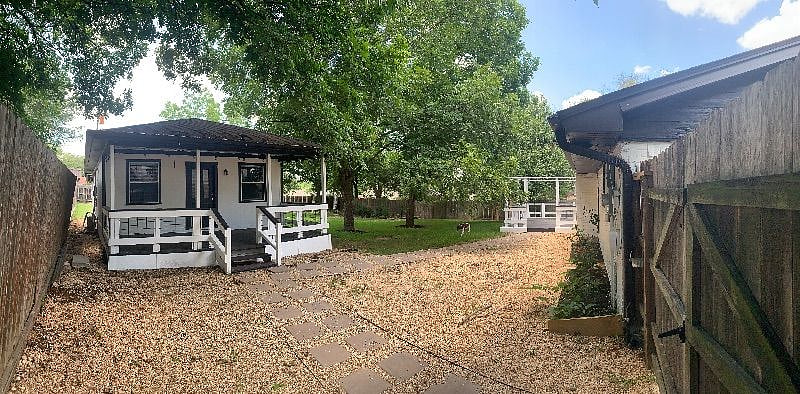 1 bed, 1 bath cottage, 600 sqft