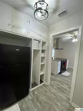 Washer/dryer & 2 fridges