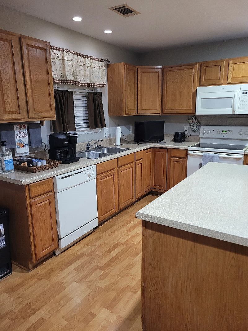 Furnished Finder property 447309_1 photo 4