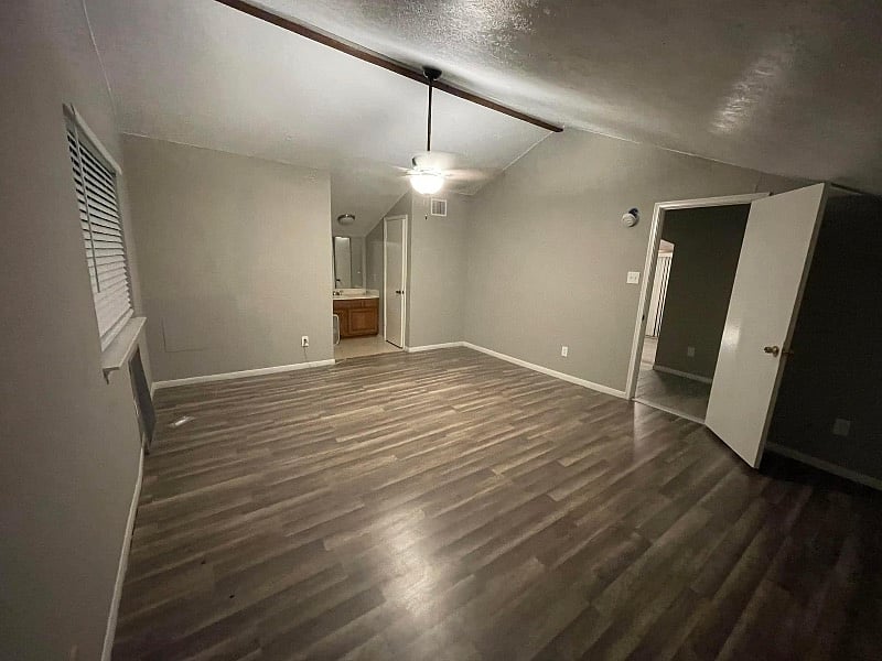 Level 2 bedroom suite