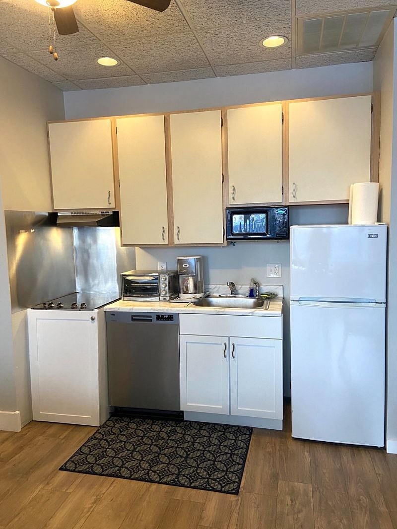 Furnished Finder property 447427_3 photo 10