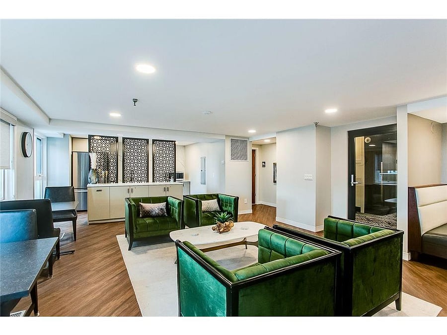 Furnished Finder property 447427_9 photo 25