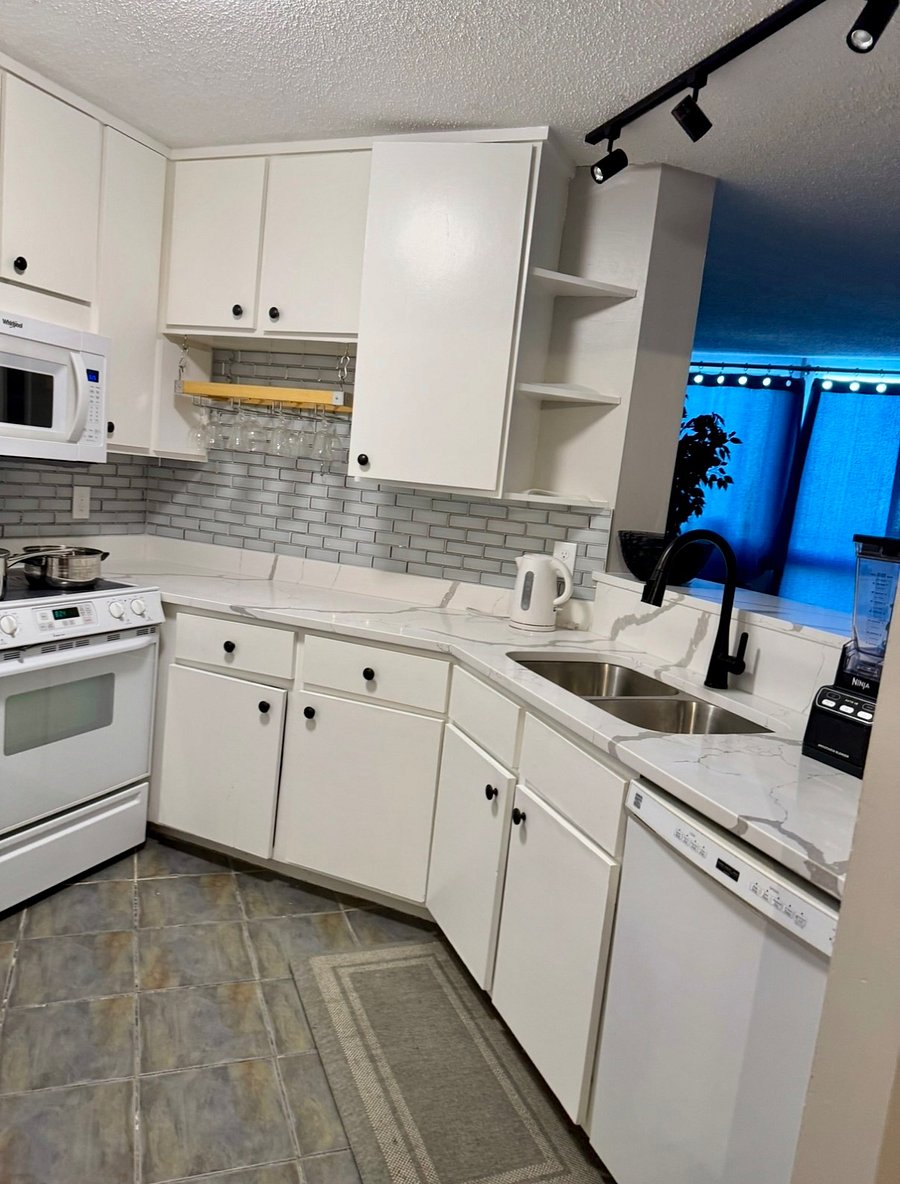 Kitchen with electric cooktop