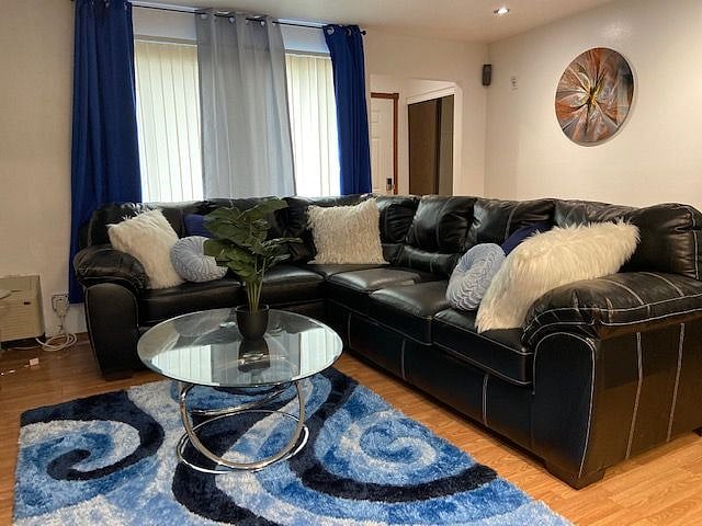 Furnished Finder property 447509_1 photo 3