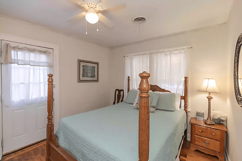 Bedroom 1 with Queen bed