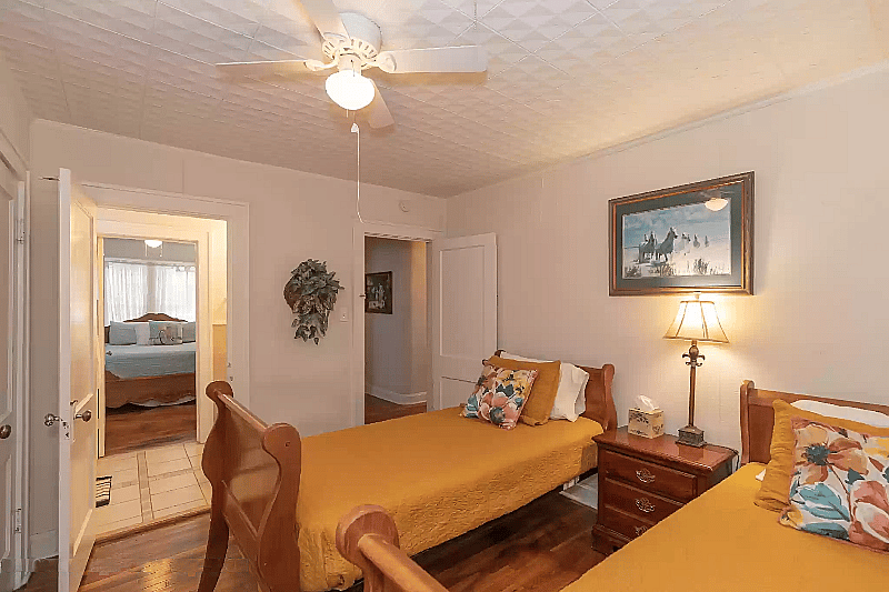 Bedroom 2 with (2) twin beds