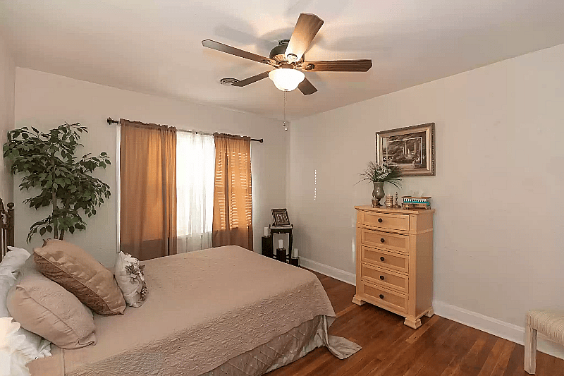 Bedroom 3 with Queen bed