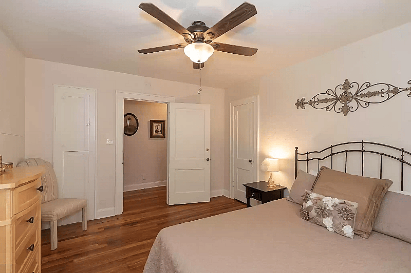 Bedroom 3 with Queen bed