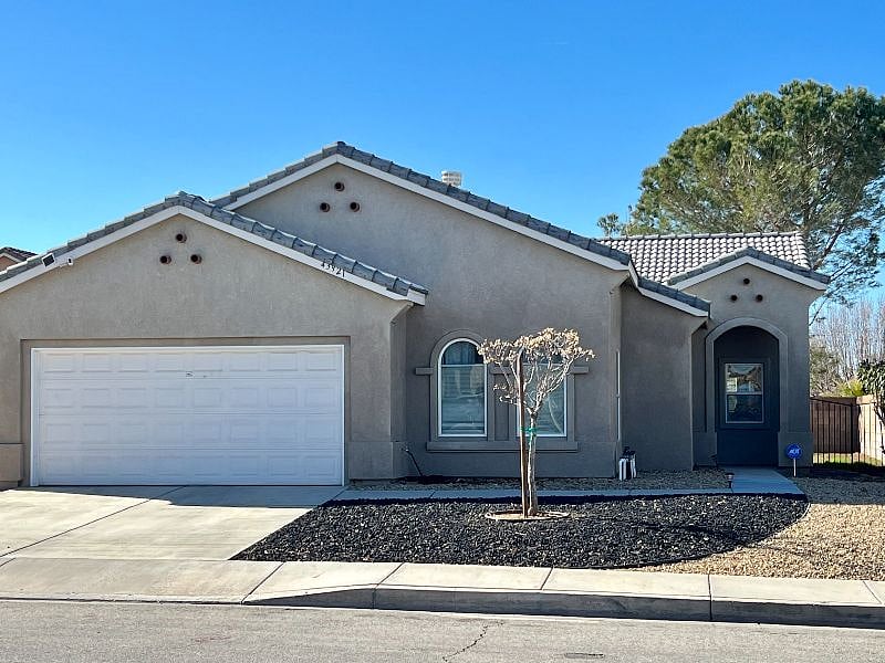 Lovely quiet neighborhood with other medical professional  living in the area. Home is located inside the tract . No street noise here. 