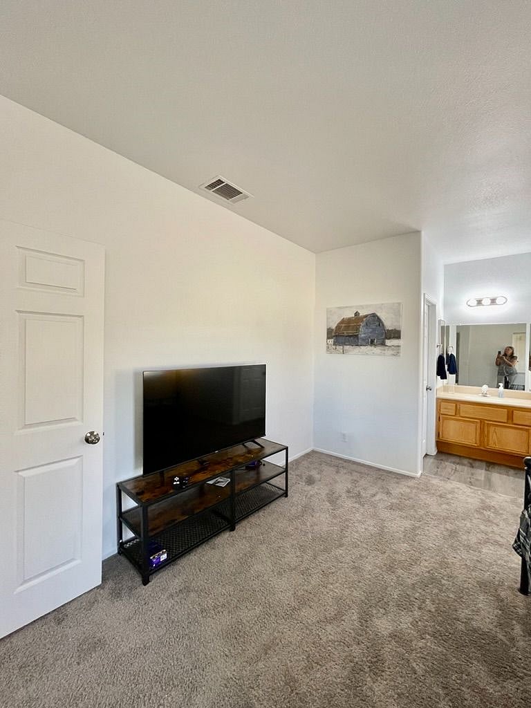 Furnished Finder property 447801_3 photo 4