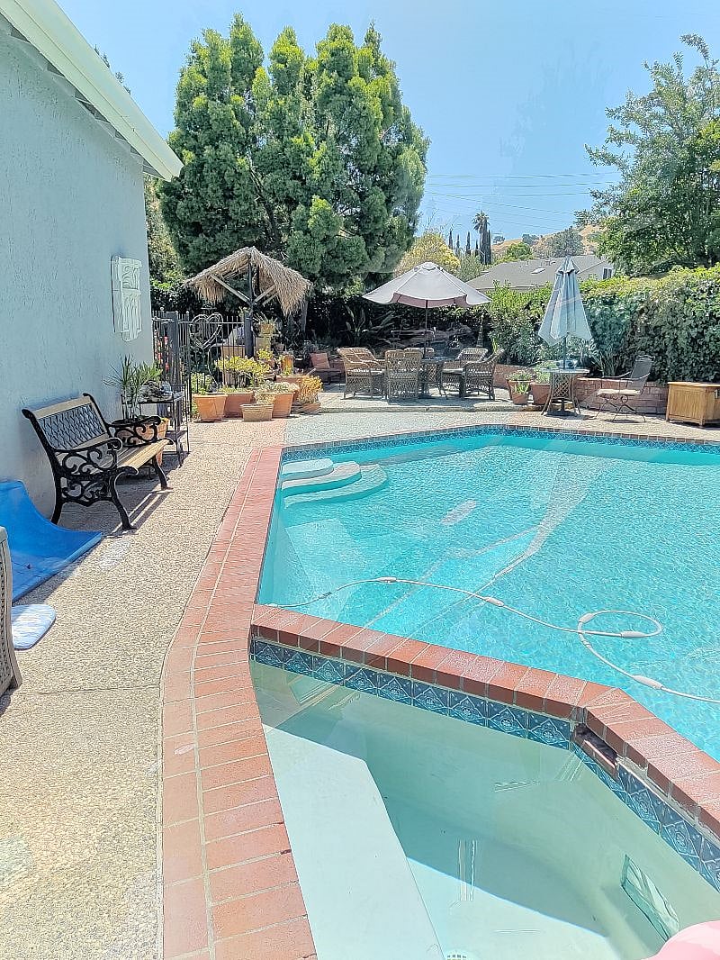Furnished Finder property 447878_1 photo 1