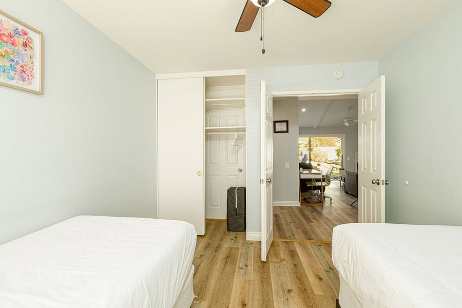 Two twin beds in bedroom #4