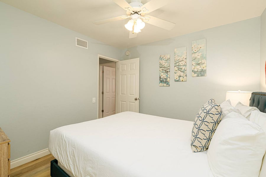 Queen bed in bedroom #3