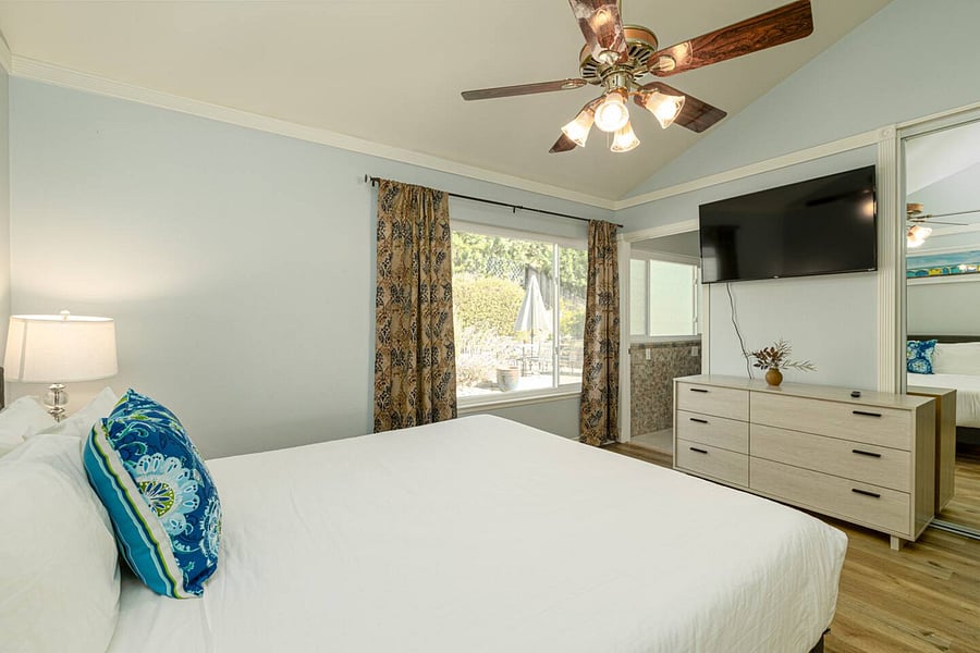 King bed & smart TV in master bedroom