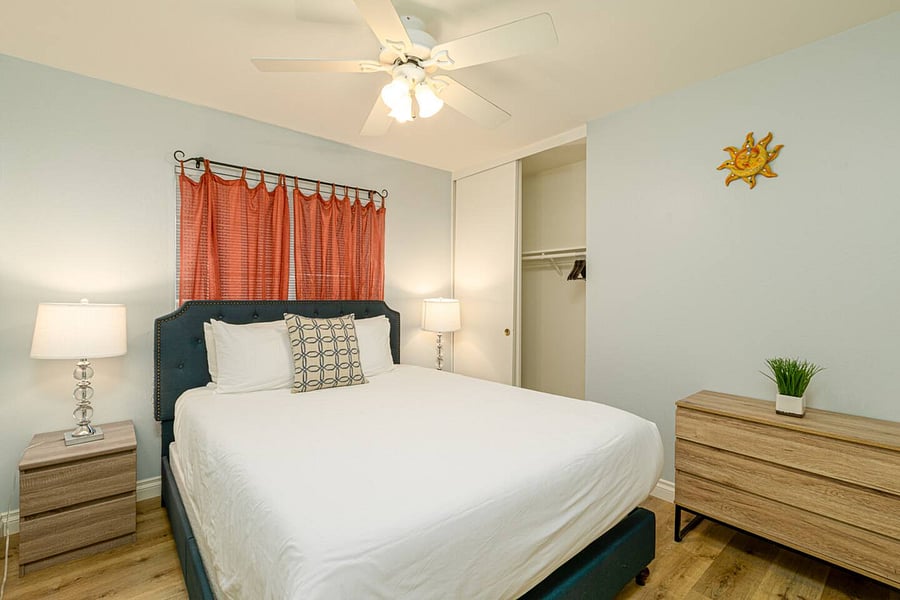 Queen bed in bedroom #3