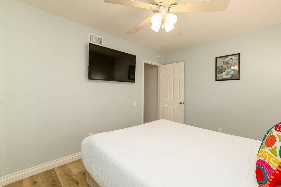 Queen bed & smart TV in bedroom #2