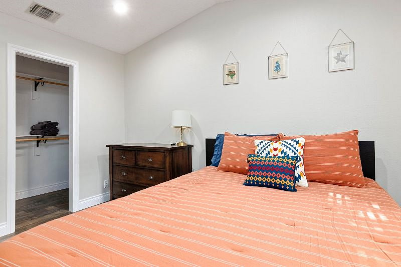 Furnished Finder property 448027_1 photo 10