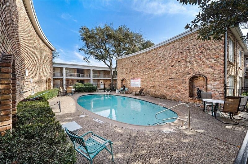Furnished Finder property 448197_1 photo 17