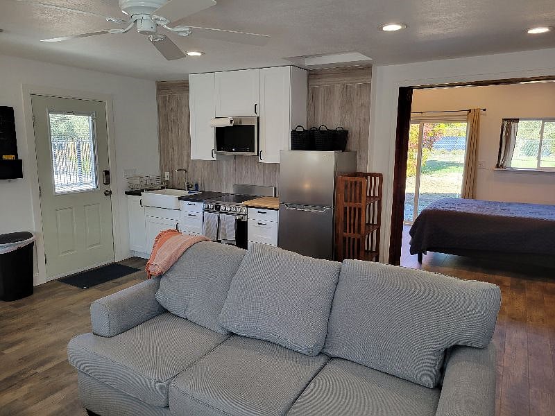 Furnished Finder property 448220_1 photo 8