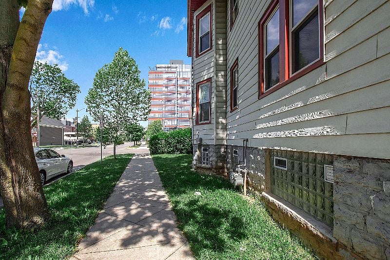 Walking distance to Buffalo's downtown medical campus