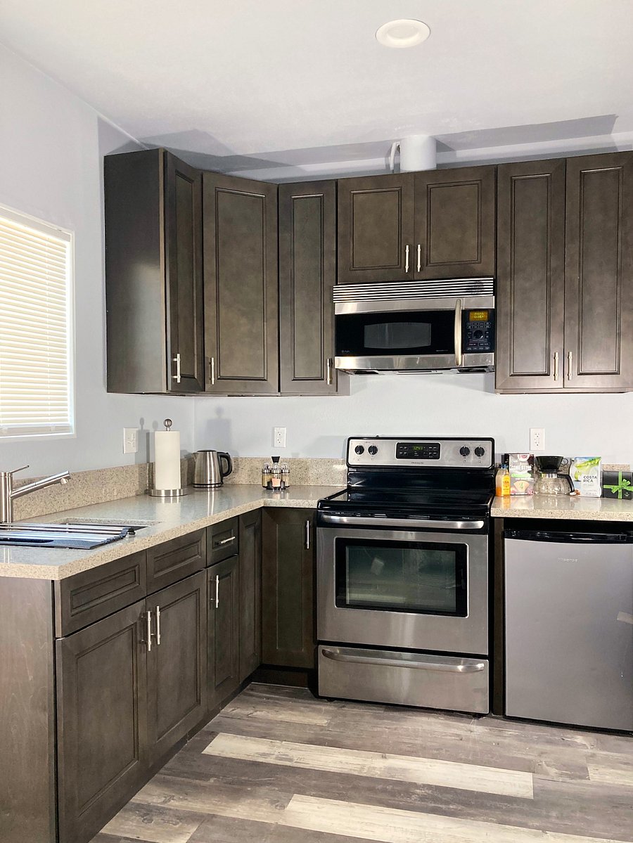 full kitchen