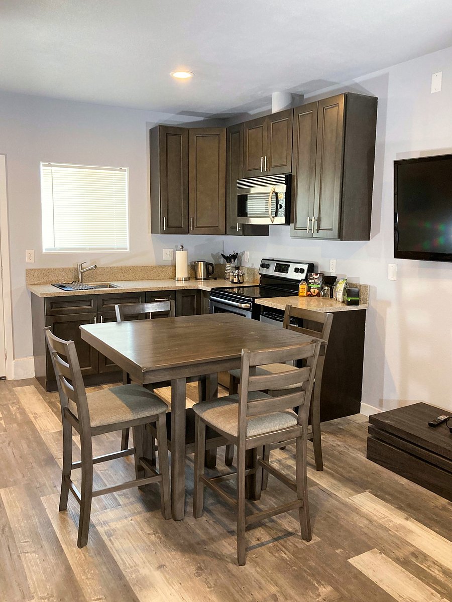 full kitchen