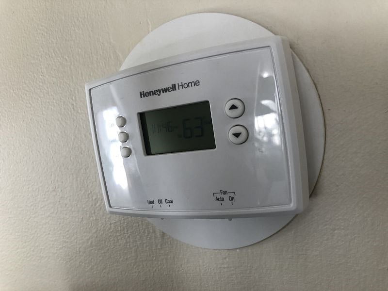 Easy to use programable thermostat.