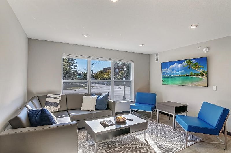 Furnished Finder property 448601_3 photo 17