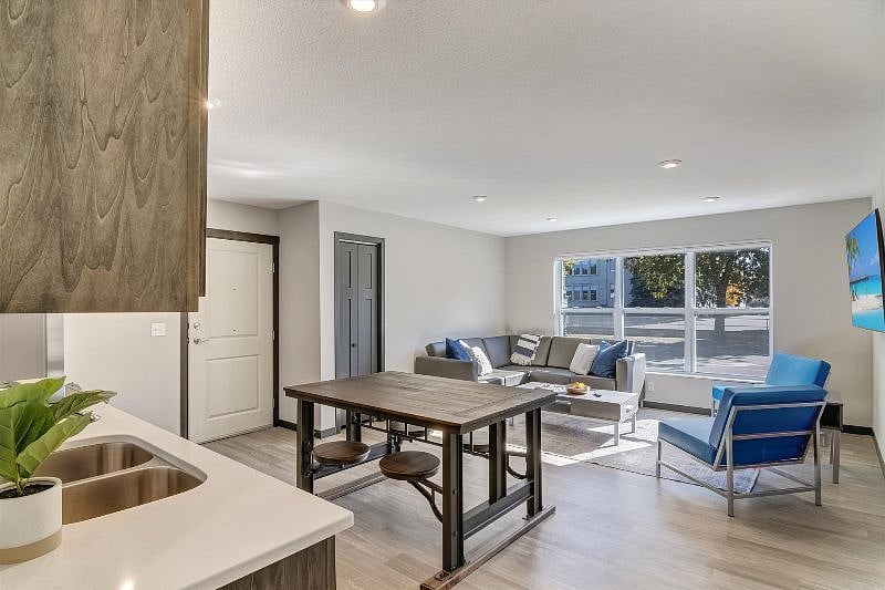 Furnished Finder property 448601_3 photo 18