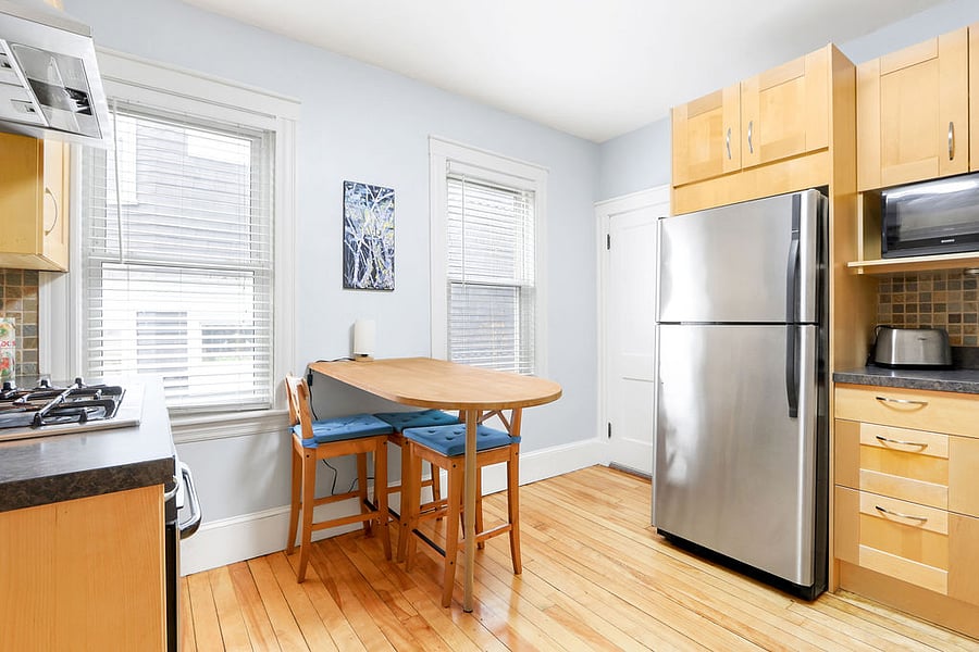 Eat-in Kitchen