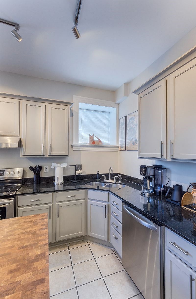 Furnished Finder property 448654_1 photo 10