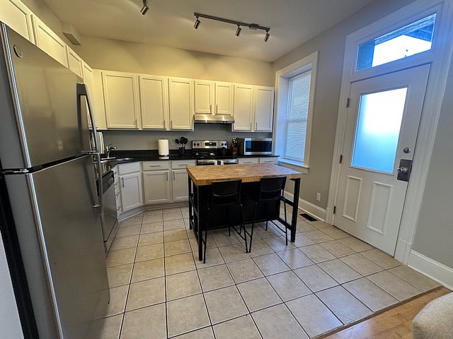Furnished Finder property 448654_2 photo 8