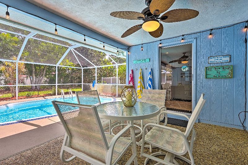Peaceful outdoor, casual dining area with a view!
