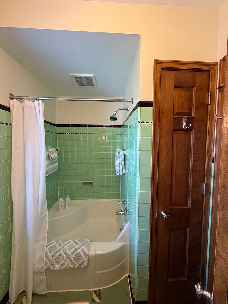 Furnished Finder property 448716_2 photo 9