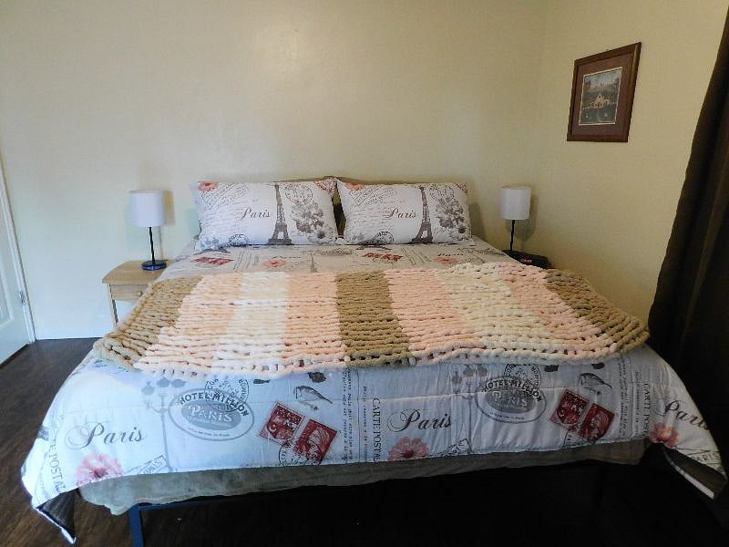 king bed