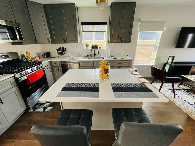 Furnished Finder property 448867_1 photo 3