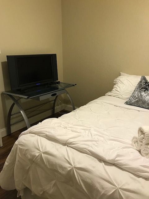 Furnished Finder property 448928_1 photo 12