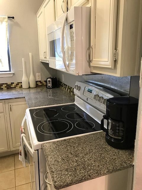 Furnished Finder property 448928_1 photo 16